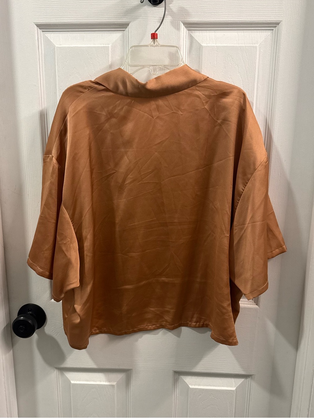 Abercrombie & Fitch Satin Cropped Button-Front Top in Rust - Picture 2 of 3
